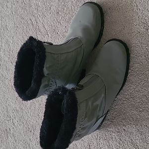 Winter boots